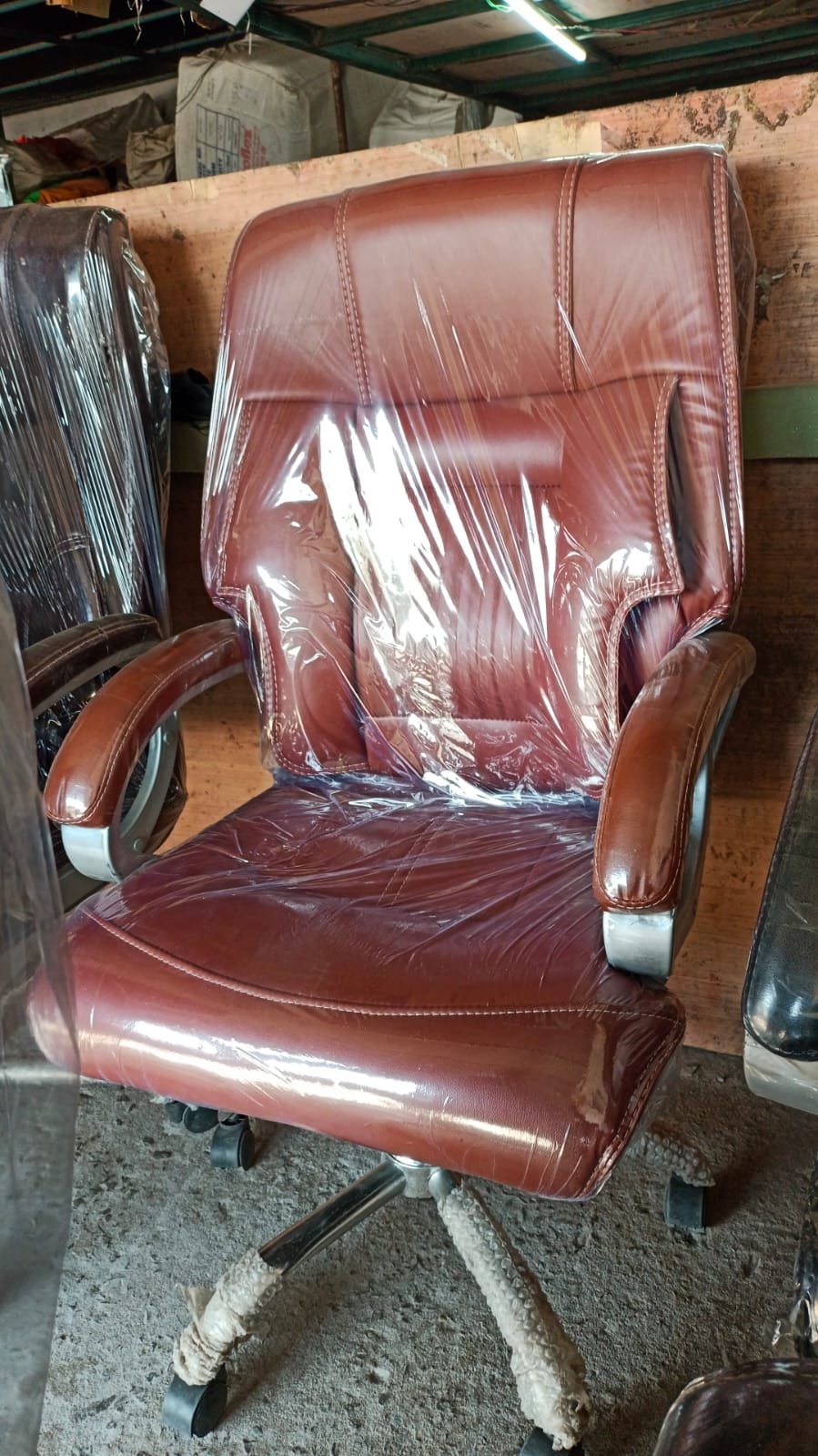 OFFICE CHAIR