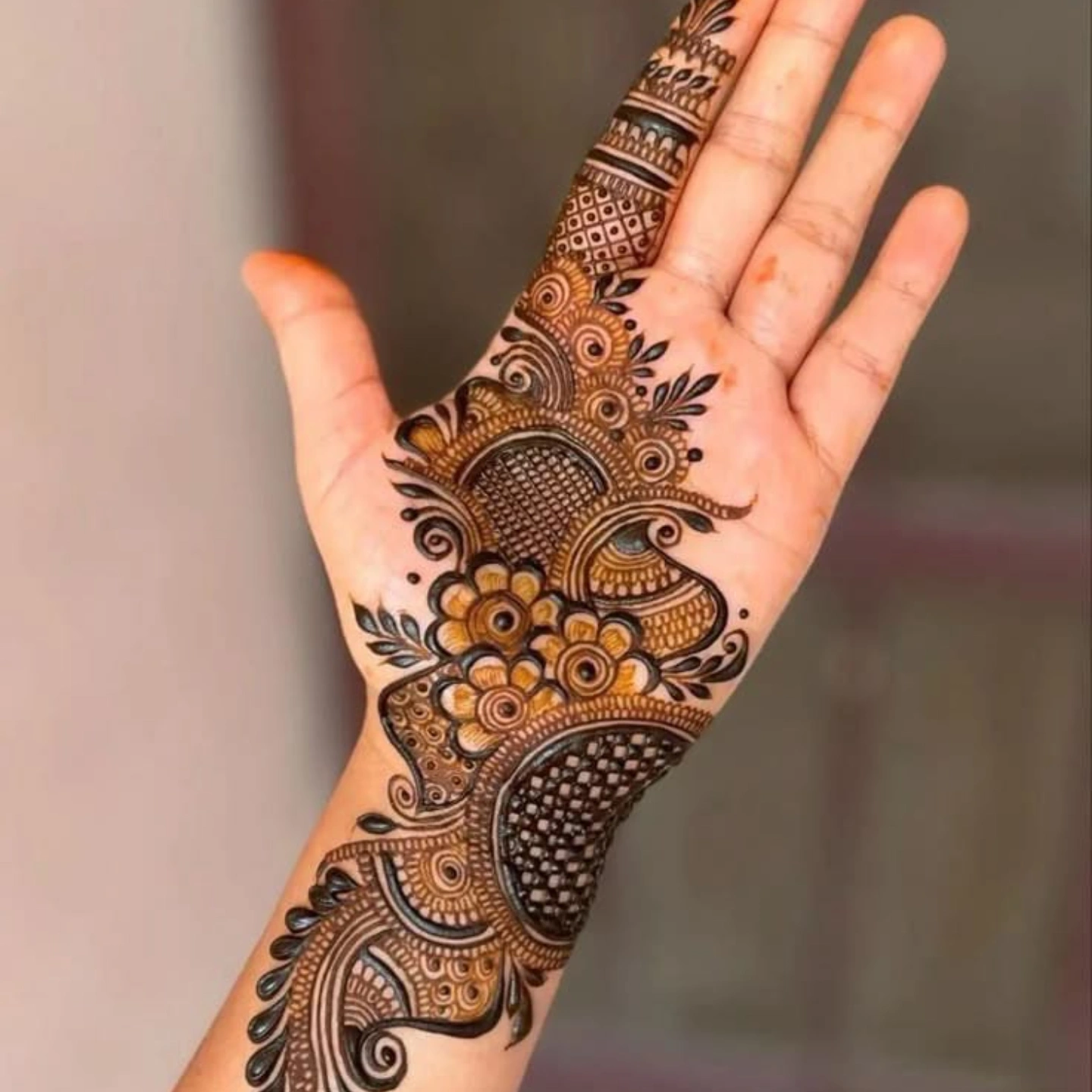 Arevic Mehandi