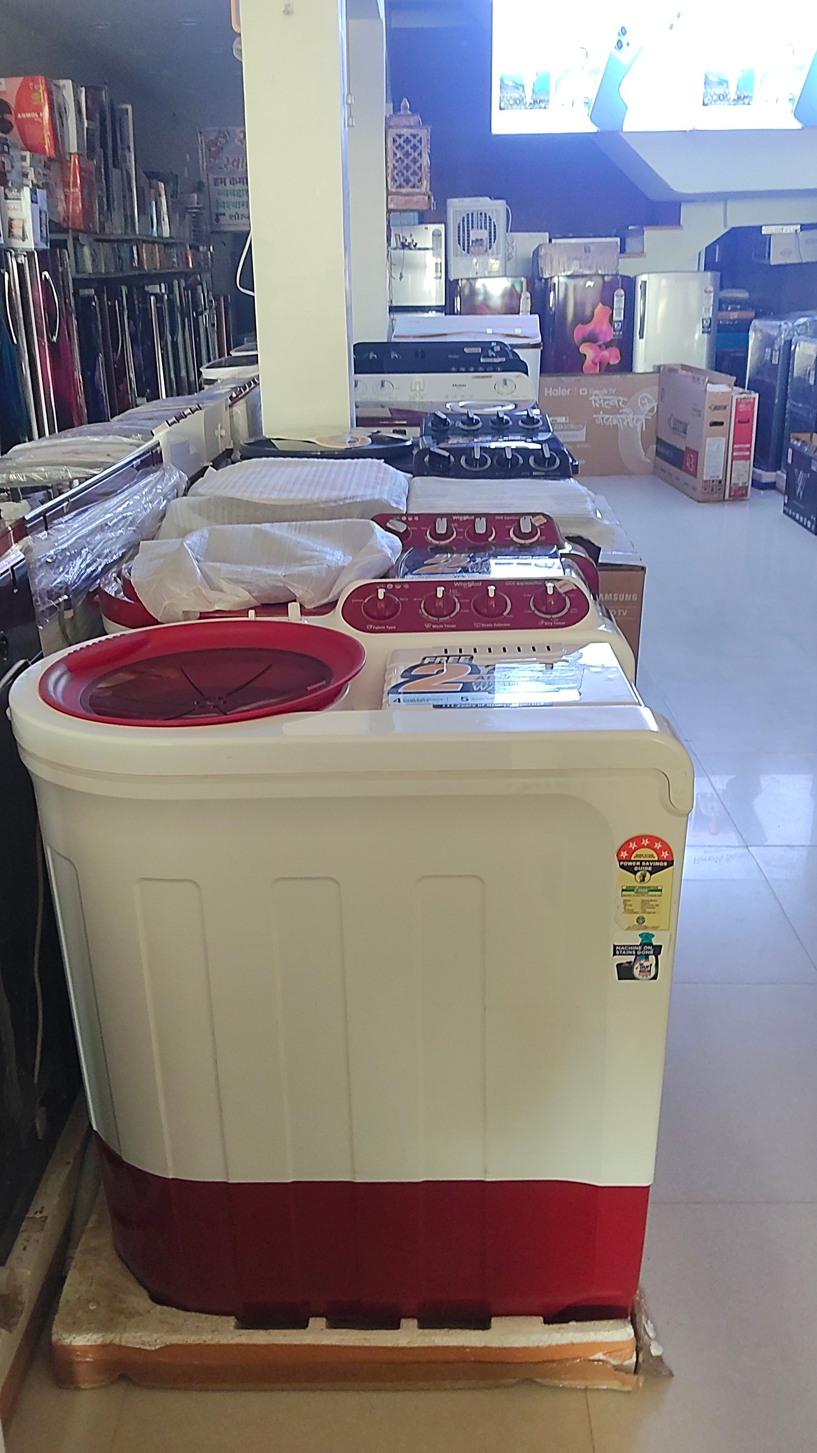 BRANDED WASHING MACHINE