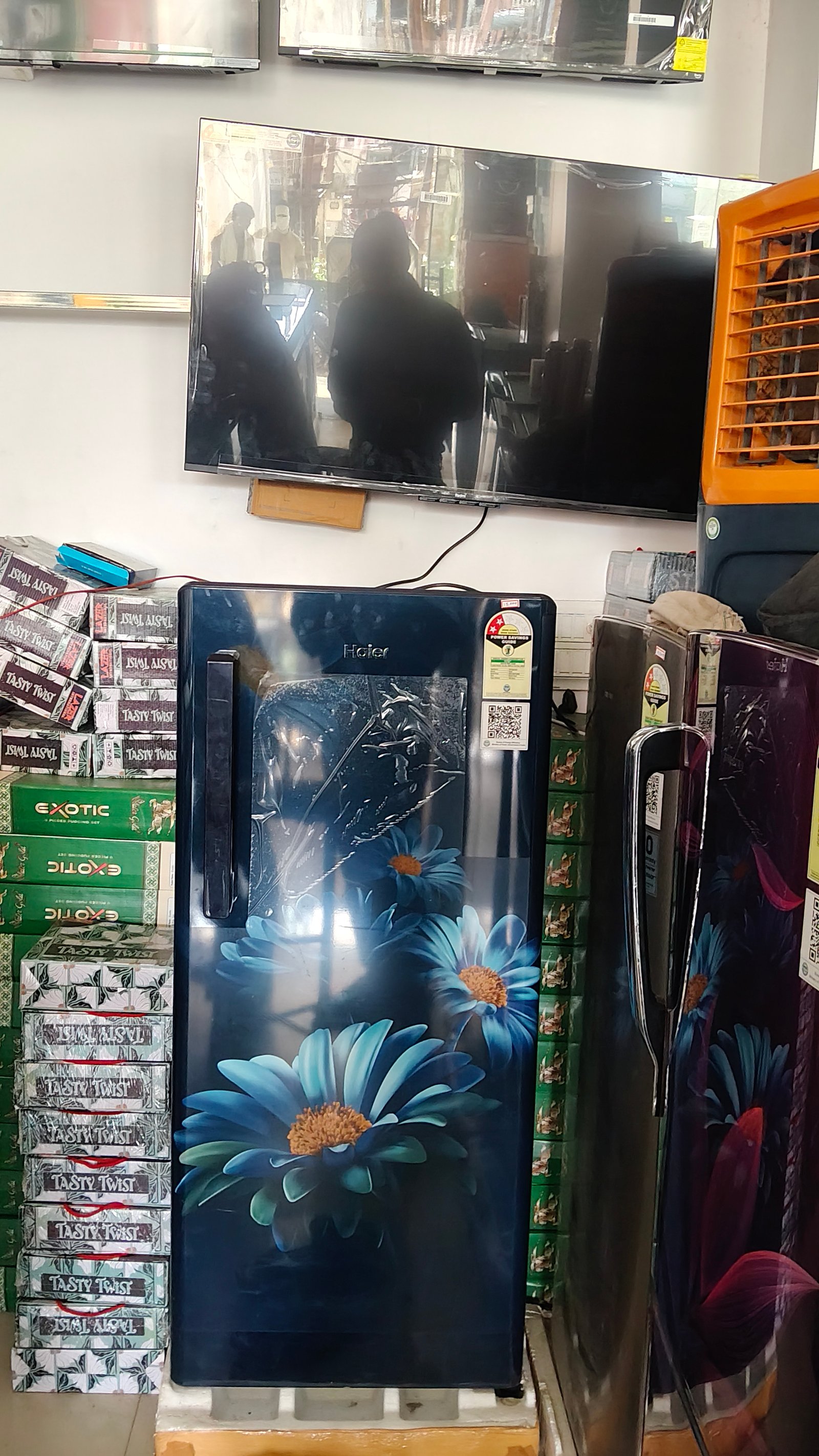 WHIRLPOOL FRIDGE