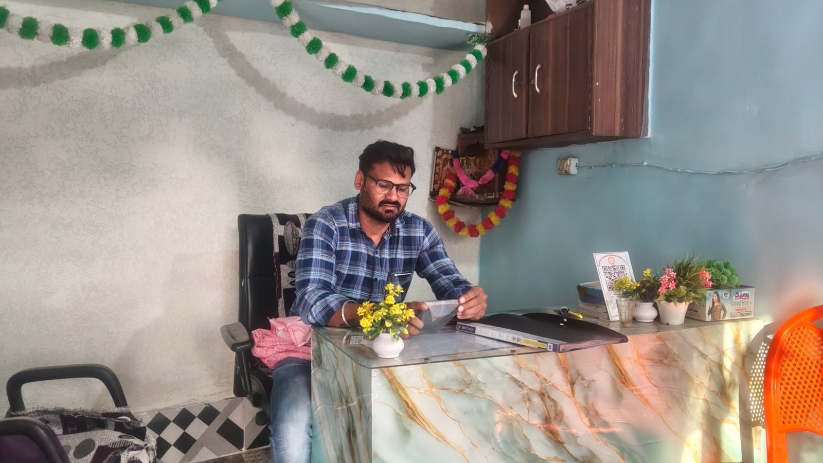 माधुरी बोरवेल