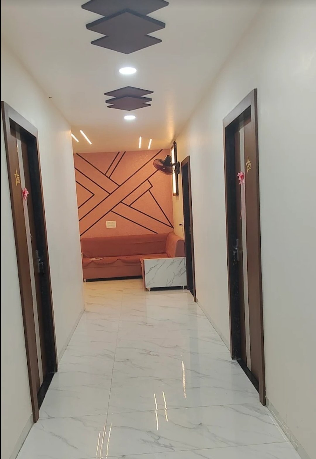 GALLERY VIEW