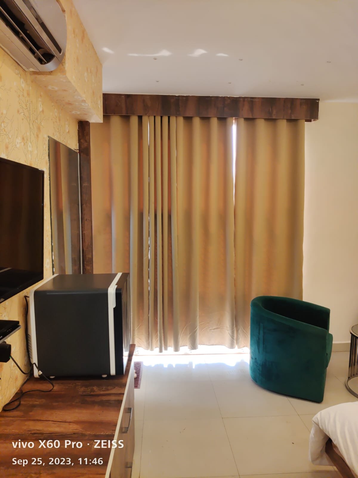AC ROOM SERVICE