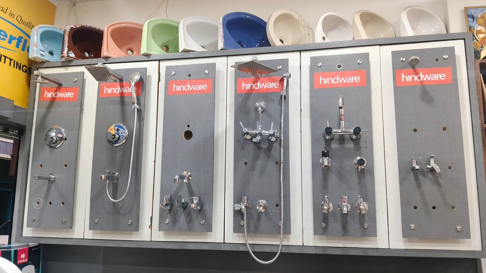 HINDWARE SHOWERS