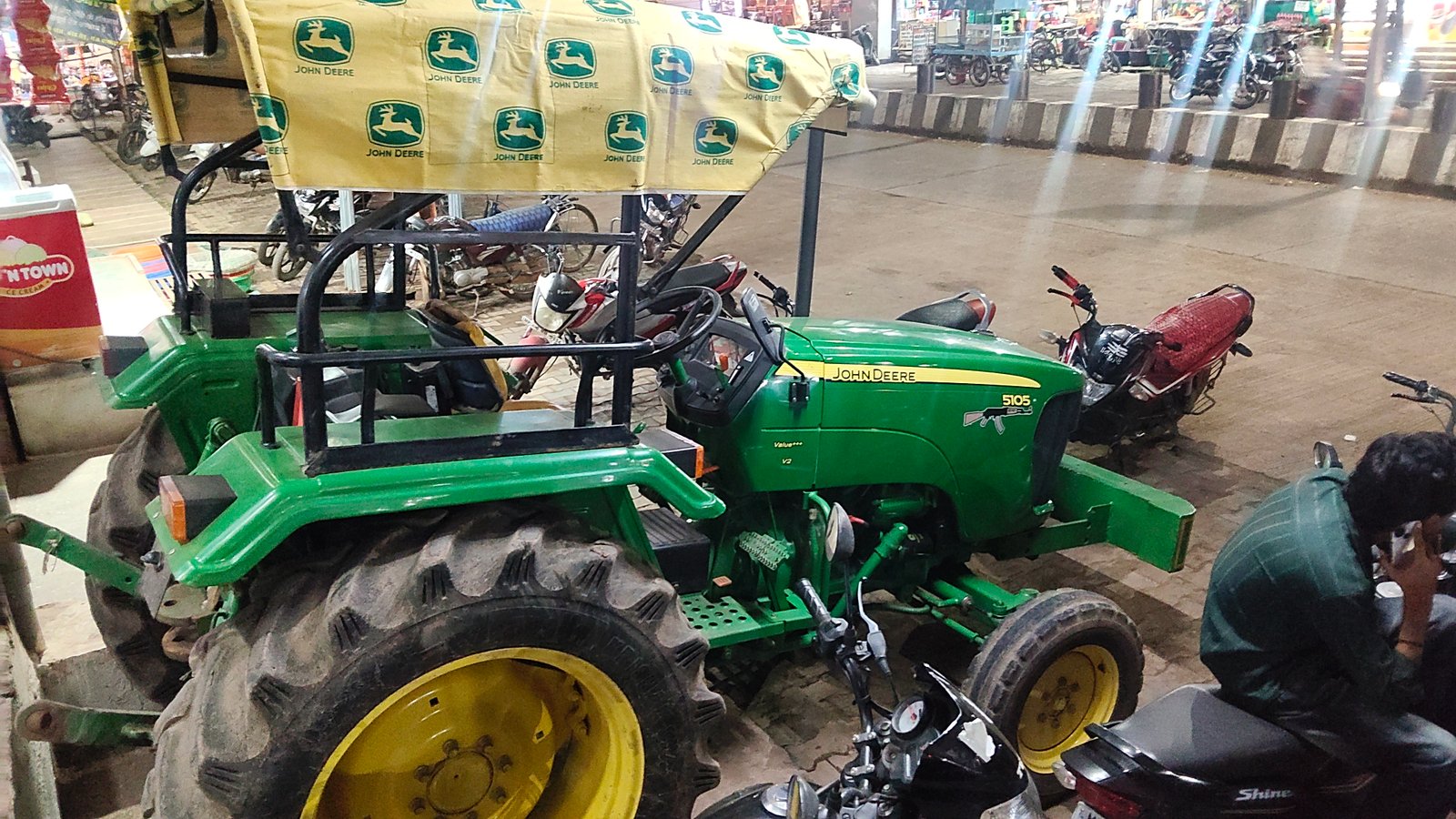 JOHN DEERE MODEL