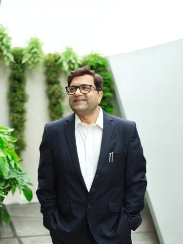 Dr. Unmesh Takalkar